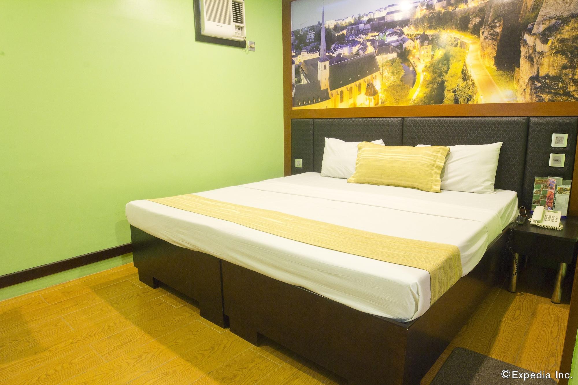 Eurotel Makati Макати Экстерьер фото