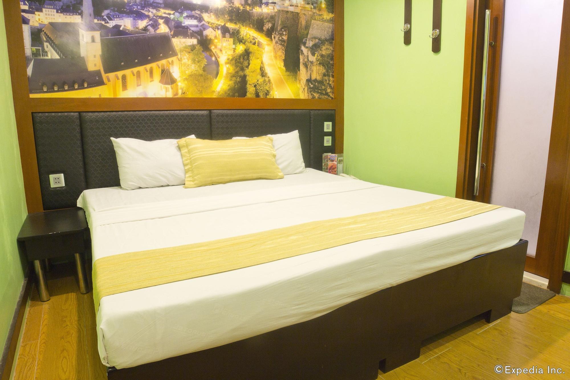 Eurotel Makati Макати Экстерьер фото
