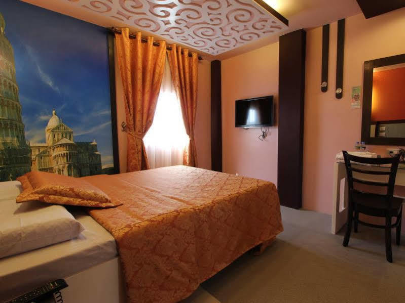 Eurotel Makati Макати Экстерьер фото